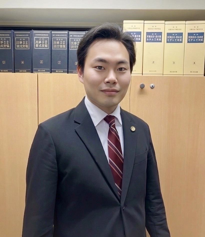 弁護士:須崎拓人